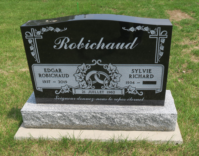 Pierre tombale de Edgar Robichaud